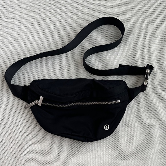 Lululemon Everywhere Belt Bag Black - Picture 1 of 9